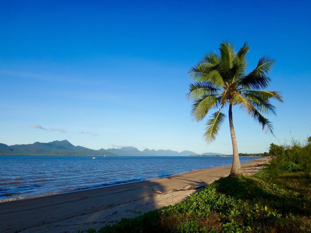 Cardwell At The Beach Екстериор снимка